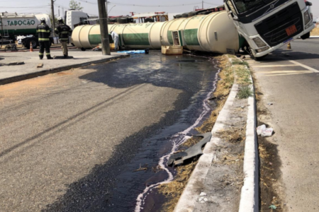 Acidente com derramamento de combustível em Goiânia (Foto: Divulgação)