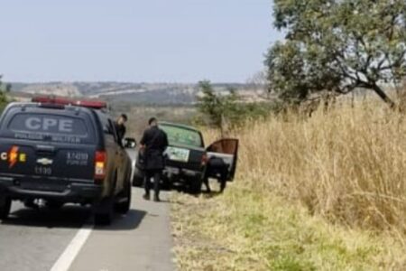 Casal é preso ao transportar homem sequestrado há dois dias dentro de camionete em Catalão