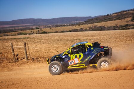 Carro dos pilotos goianos no Rally dos Sertões 2024