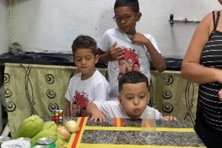 Gabriel já tem mais de 104 mil seguidores no Instagram Vídeo de garoto que ganha chuchu em brincadeira diverte a web: "Gabriel se ferrando"