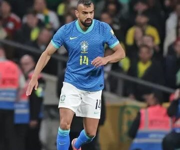 Fabrício Bruno atuando com a camisa da Seleção Brasileira