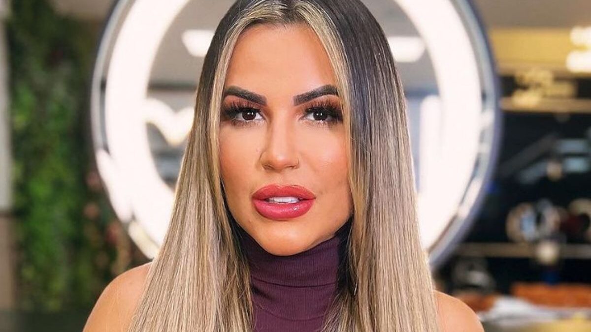 Influenciadora Deolane Bezerra