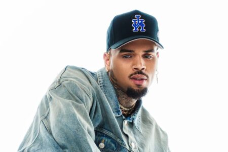 Chris Brown confirma show no brasil