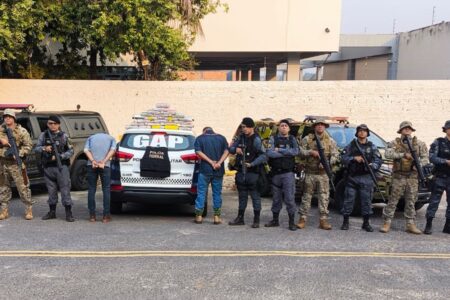 Ação das PMs de Goiás e Mato Grosso apreende 27 quilos de skunk Segundo polícia, valor da droga seria de R$ 600 mil
