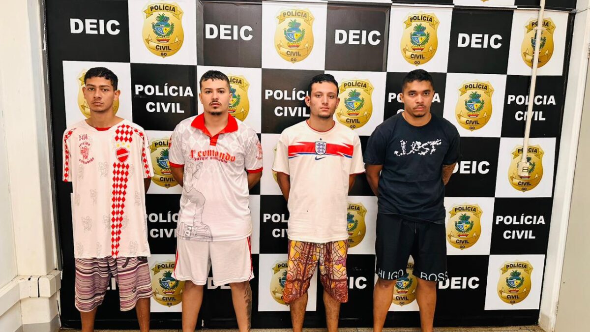 Presos torcedores do Vila Nova que deixaram casal seminu durante assalto em Goiânia Câmeras de segurança de uma residência registraram