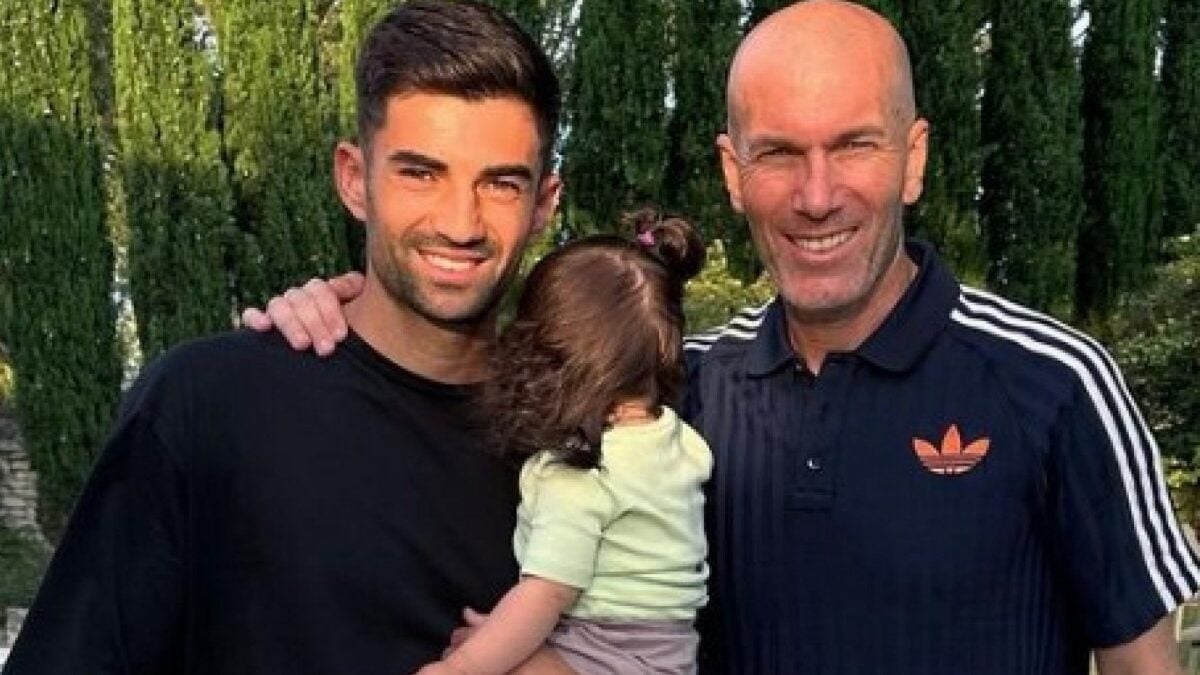 Enzo Zidane ao lado do pai Zidane