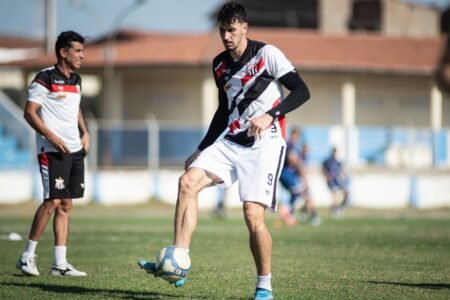 Gonzalo treinando pelo Anápolis