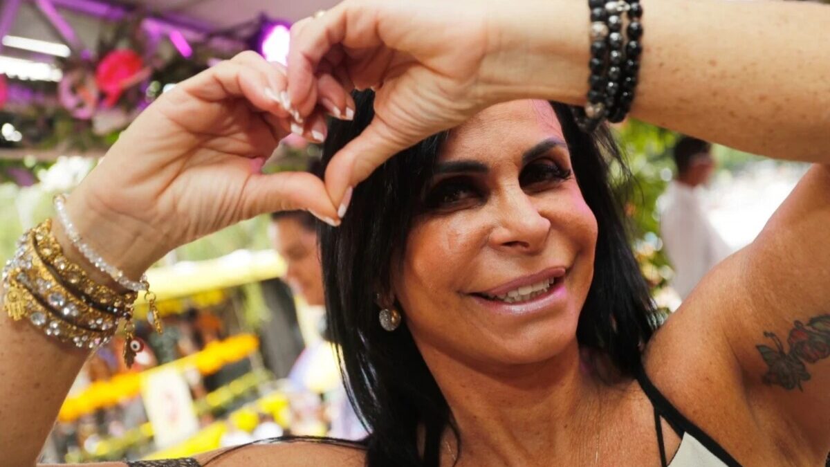 boca de urna Gretchen relembra prisão em Goiás: "não fiz boca de urna, fiz peito de urna" Cena aconteceu há dez anos em Senador Canedo