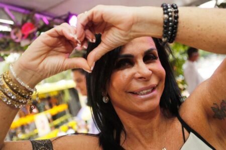 boca de urna Gretchen relembra prisão em Goiás: "não fiz boca de urna, fiz peito de urna" Cena aconteceu há dez anos em Senador Canedo