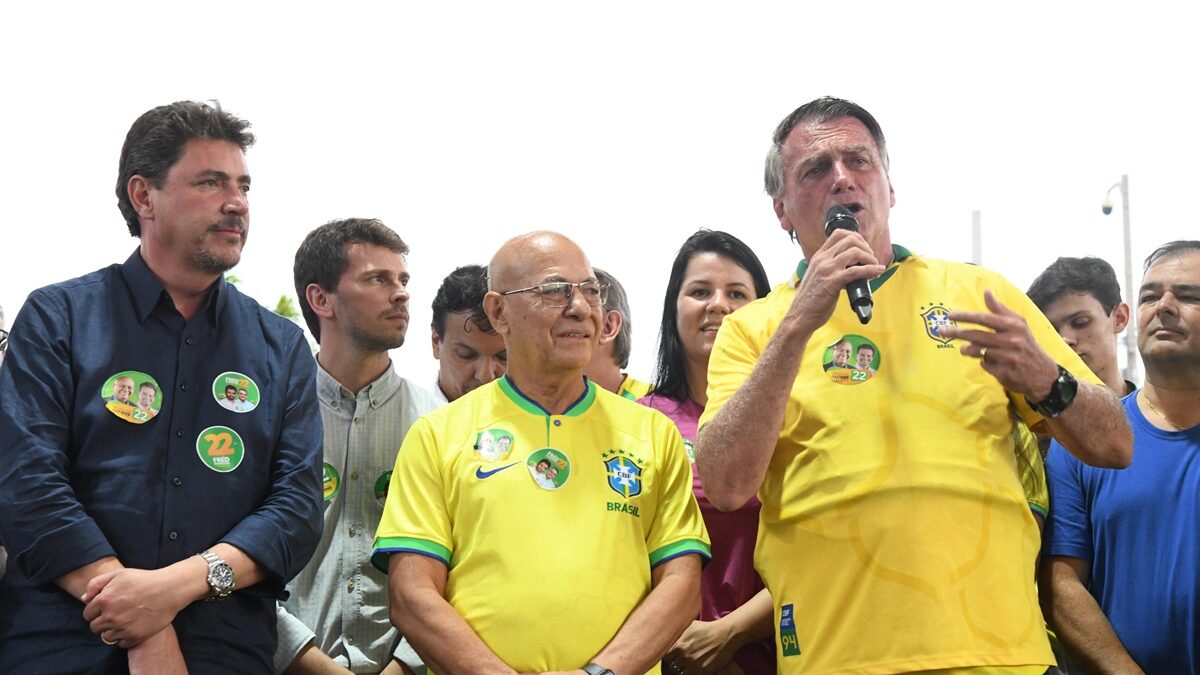 Bolsonaro diz que adversário de Professor Alcides já negocia secretaria de com o PT