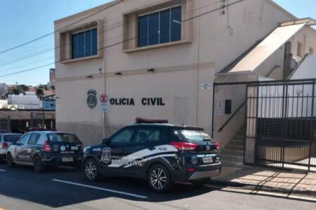 Candidato a vereador é preso por jogar santinhos em local de votação em Catalão (Foto: PCGO)