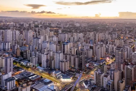 Goiânia enriquece com o potencial do agronegócio, mas perpetua problemas sociais (Foto: divulgação/SGG/Governo de Goiás)