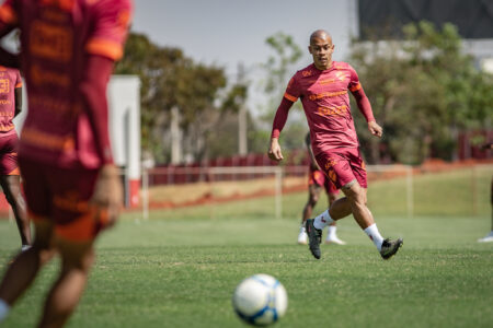 Cristiano treinando no CT Vila do Tigre 2024