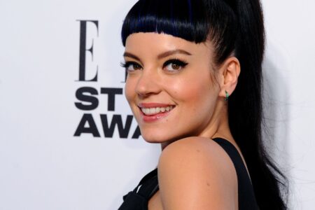 Lily Allen afirma que lucra mais no OnlyFans do que com músicas no Spotify