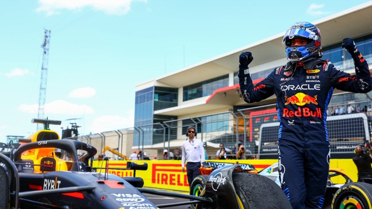 Max Verstappen comemorando a vitória na corrida sprint
