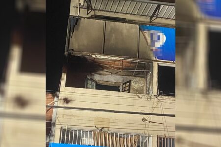 Briga de casal termina com apartamento destruído por incêndio no Centro de Goiânia (Foto: reprodução)