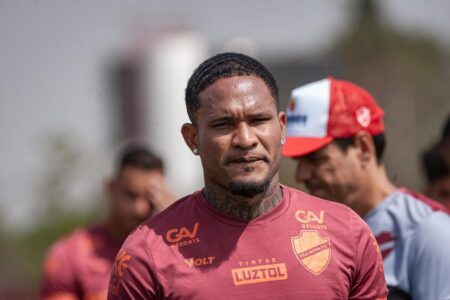 Eric Davis vem lidando com dores no joelho e não vai se apresentar à Seleção do Panamá. Foto: Roberto Correa - VNFC