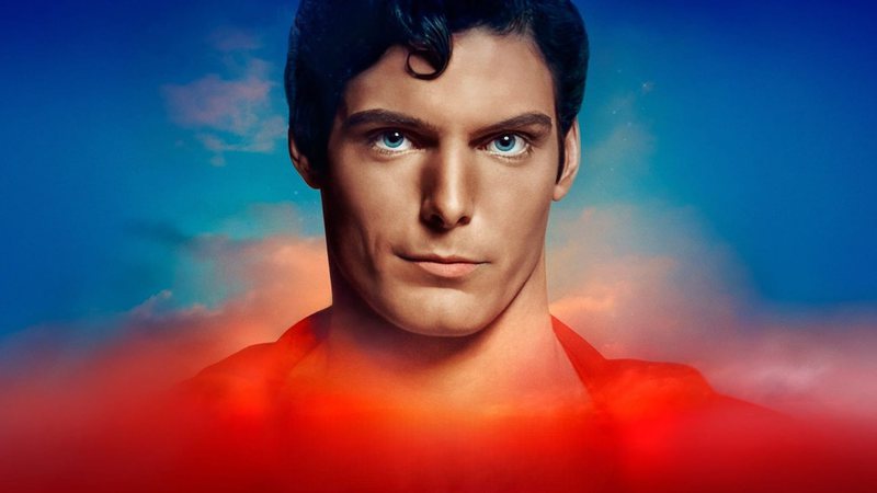 Em termos de estrutura narrativa, "Super/Man - A História de Christopher Reeve" não foge do padrão habitual de obras documentais, mas o grande feito do filme é justamente trabalhar a importância de seu personagem principal sem soar chapa branca, mas de maneira emocionante por colocar o homem à frente da celebridadade - e apresentar ao mundo a história memorável de Reeves que alcançou o estrelato após ser escolhido para interpretar o Superman no filme homônimo de 1978, e que anos mais tarde, em 1995, sofreu uma queda de cavalo que o tornou tetraplégico e mudou radicalmente a sua, e a vida de todos ao seu redor.