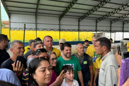 Márcio Corrêa vota em Anápolis acompanhado de Jair Bolsonaro