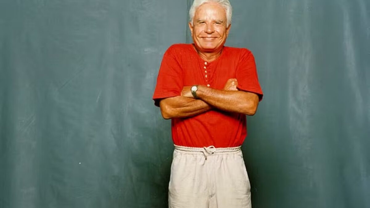 Quem era Cid Moreira, jornalista que morreu nesta quinta (3) Jornalista apresentou o Jornal Nacional cerca de 8 mil vezes