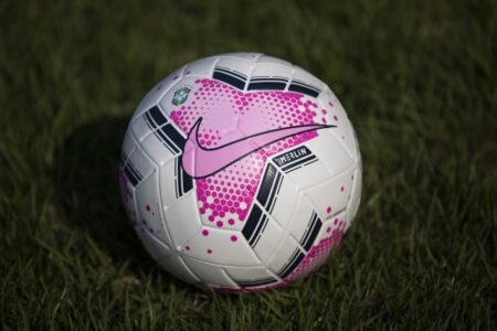 Bola do outubro rosa da CBF de 2020