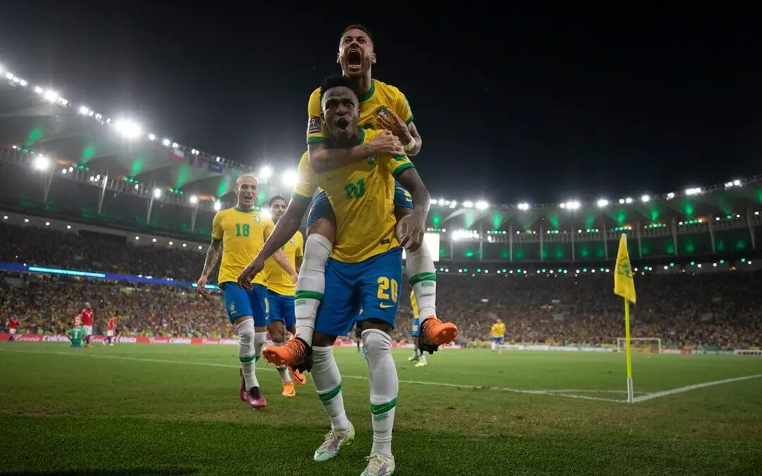 Neymar e Vini Jr comemorando gol pelo Brasil