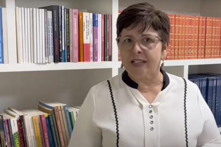 Sintego vai tomar providências por demissão de professora que questionou secretária: 'assédio'