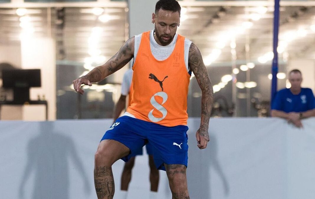 Neymar treinando no Al-Hilal para voltar aos gramados