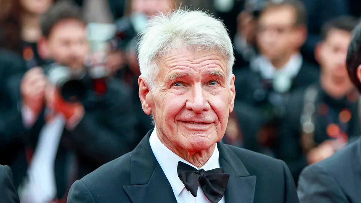 Harrison Ford não é estranho às franquias de sucesso de Hollywood, tendo interpretado Han Solo e Indiana Jones ao longo de décadas. E agora, o ator de 82 anos está se juntando ao Universo Cinematográfico Marvel como Thaddeus "Thunderbolt" Ross/Hulk Vermelho no próximo "Capitão América: Admirável Mundo Novo". Falando à revista GQ, Ford disse que seria "bobo" evitar a Marvel quando é algo que os espectadores claramente respondem há anos.