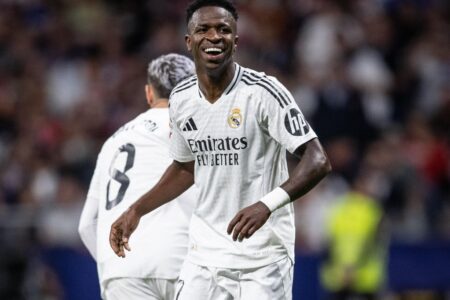 Vinicius Junior comemorando gol pelo Real Madrid