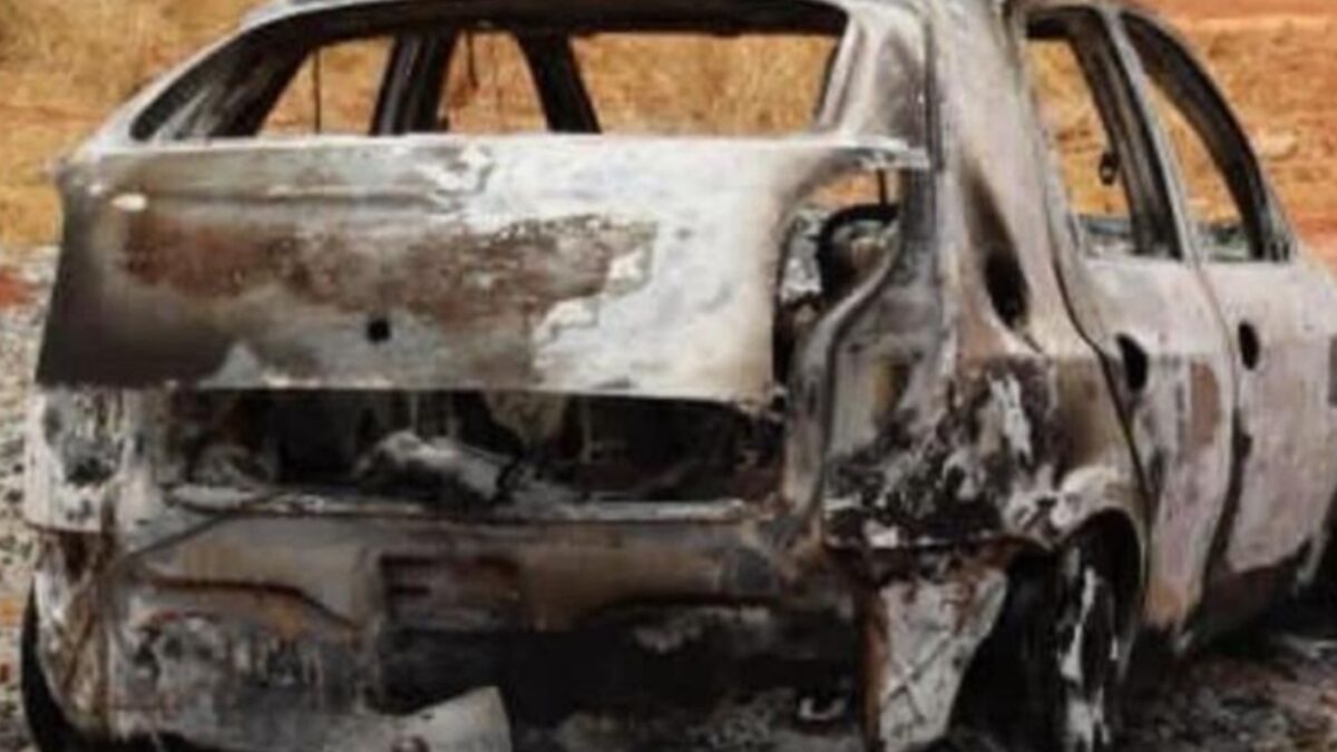 Corpos são encontrados carbonizados e amarrados em carro na GO-070, em Goianira
