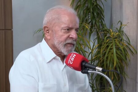 Lula sofre acidente doméstico e cancela viagem para a Rússia