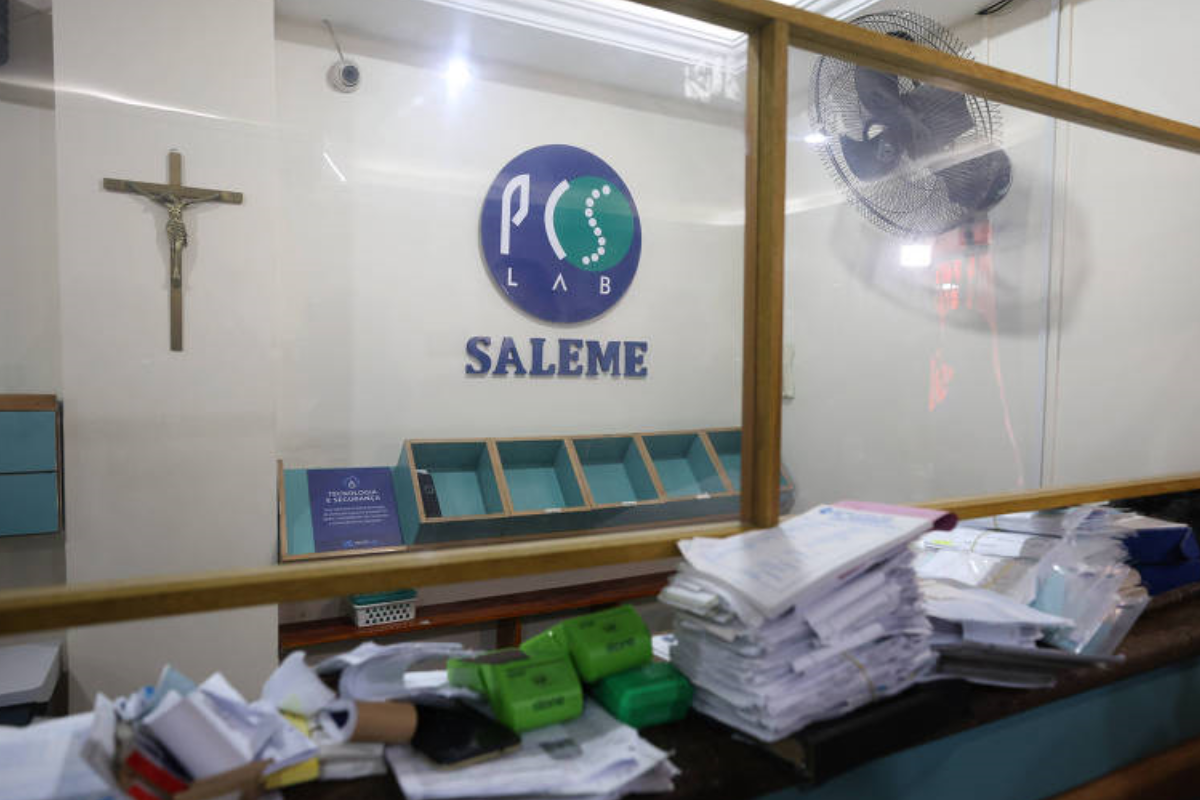 Segundo investigação, o laboratório PSC Saleme emitiu laudos com falsos negativos para HIV (Foto: Polícia Civil do Rio)