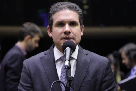 Republicanos anuncia nome de Hugo Motta à presidência da Câmara, com o apoio de Lira