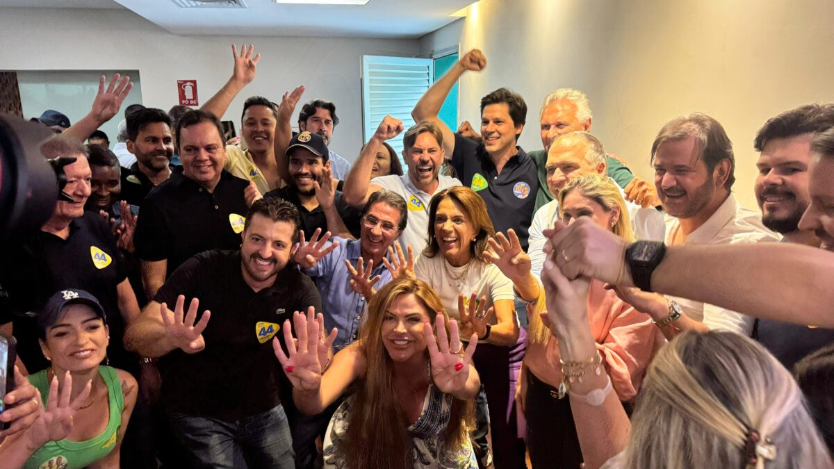 Mabel comemora resultado da eleição para prefeito de Goiânia (Foto: Mais Goiás)