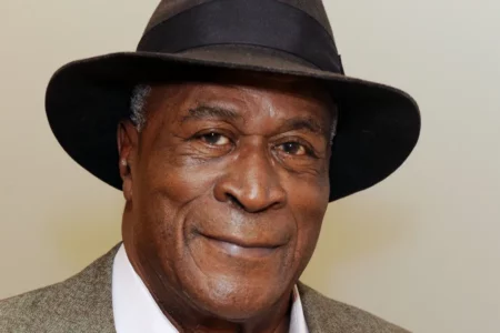 John Amos, a estrela da série original “Good Times”, “Roots” e outros, morreu em 21 de agosto em Los Angeles de causas naturais, confirmou seu representante à Variety na terça-feira. Ele tinha 84 anos.