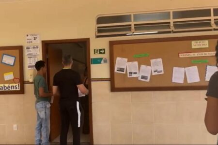 Escola onde Fred votou ao lado de Bolsonaro teve apenas 50 eleitores na primeira hora