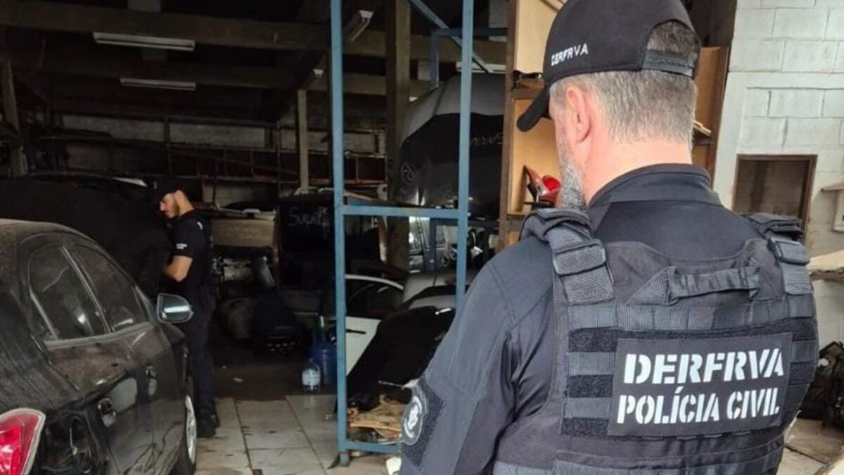 Polícia Civil cumpre mandados para desarticular locais de desmanche de veículos