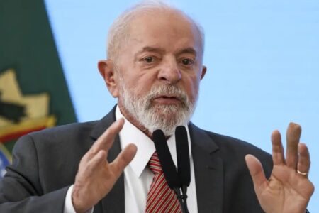 PF investiga filiação indevida do presidente ao PL