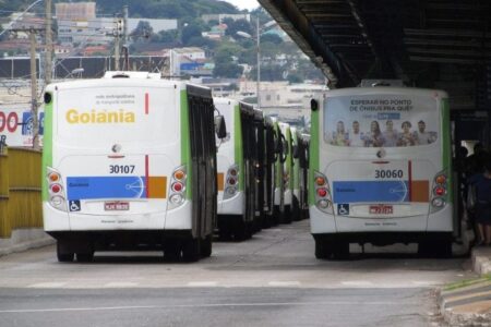 Candidatos do Enem são aconselhados a utilizar o aplicativo para conferir os horários e a previsão de chegada dos ônibus (Foto: reprodução Pense Mobilidade)