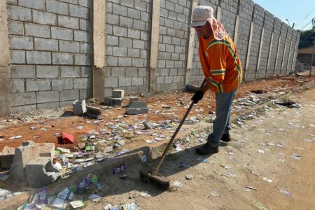 Comurg recolhe 11 mil quilos de lixo eleitoral após fim de semana de eleição em Goiânia