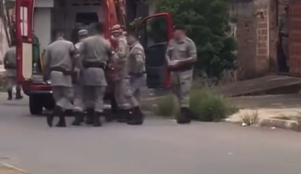 Homem que baleou a ex mulher com tiro na mão morre em confronto com a PM