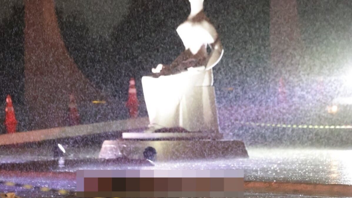 Corpo de homem que se explodiu em frente ao STF é retirado após mais de 13 horas da detonação artefatos no cinto de Francisco Wanderley Luiz