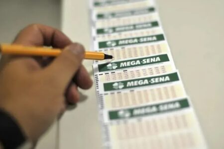 Mega-Sena acumula, e prêmio vai a R$ 67 milhões Quina teve 112 apostas vencedoras que vão receber R$ 30.340,43 cada uma