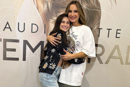 A bailarina Isabela Oliveira ao lado da cantora Claudia Leitte Foto (Redes sociais)