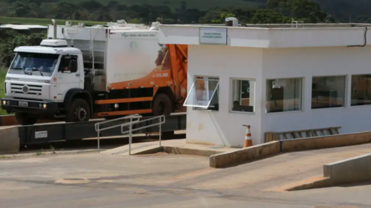Caminhão de coleta seletiva (Foto: Agência Brasil)