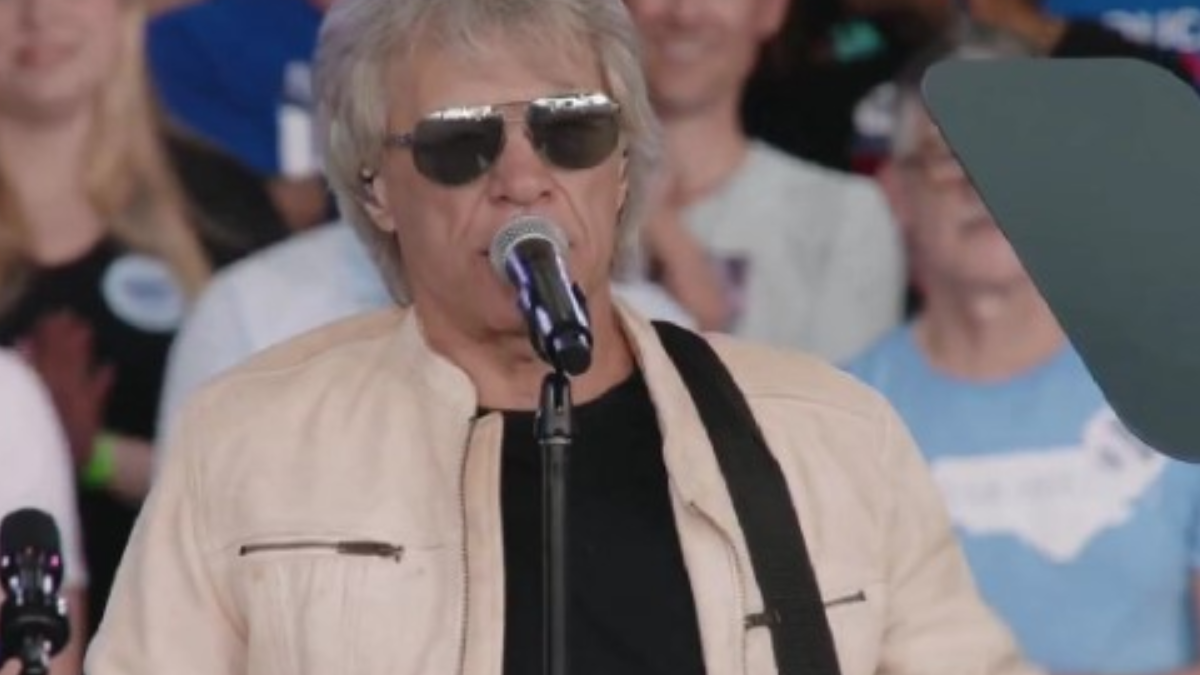 Bon Jovi canta em evento de Kamala na Carolina do Norte (Foto: Reprodução)
