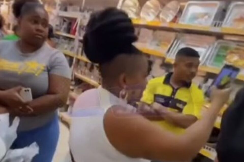 Panela de pressão por R$ 10 causa tumulto em loja na Bahia: "Ninguém aqui é besta"; assista ao vídeo Eu saí de Camaçari", diz uma cliente