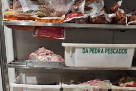 Carne apreendida pelo Procon em Aparecida (Foto: Divulgação)