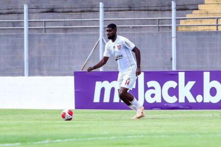 Felipe Araújo atuando pelo Linense